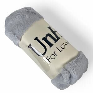 UnHide For Love Not Fur 50 x 60 inch Lil' Marshmallow Blanket Silver Fox NEW